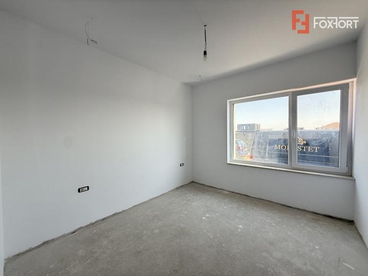 Apartament cu 4 camere în Torontalului