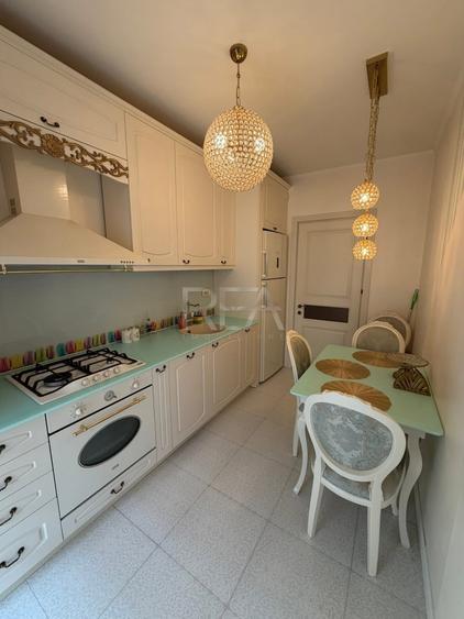Apartament cu 3 camere decomandat, mobilat în Lujerului