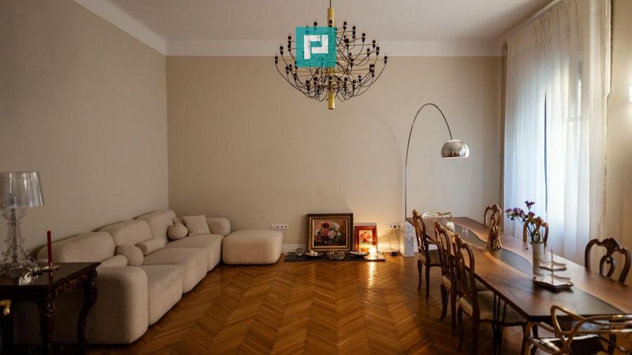 Apartament cu 2 camere semidecomandat, mobilat în P-ța Unirii