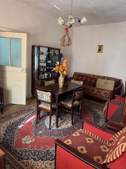 Casă cu 4 camere în Malu