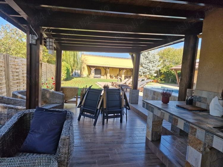Casă cu 6 camere cu Teren 2300 Mp în Nord