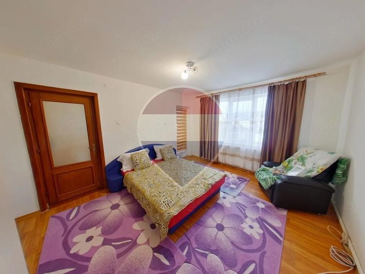 Casă cu 8 camere în Central