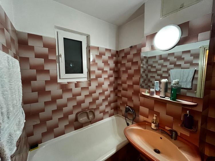 Apartament cu 2 camere decomandat în P-ța Gorjului