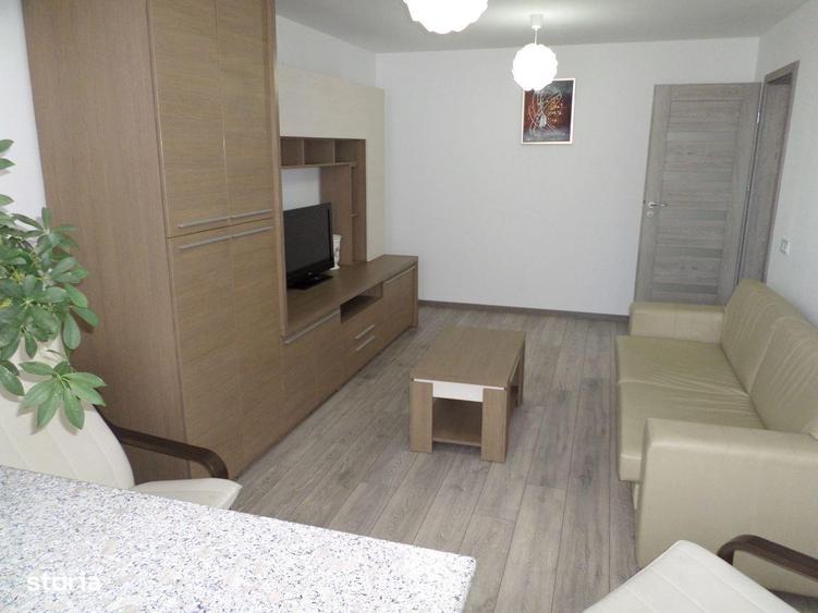 Apartament cu 3 camere decomandat în 9 Mai