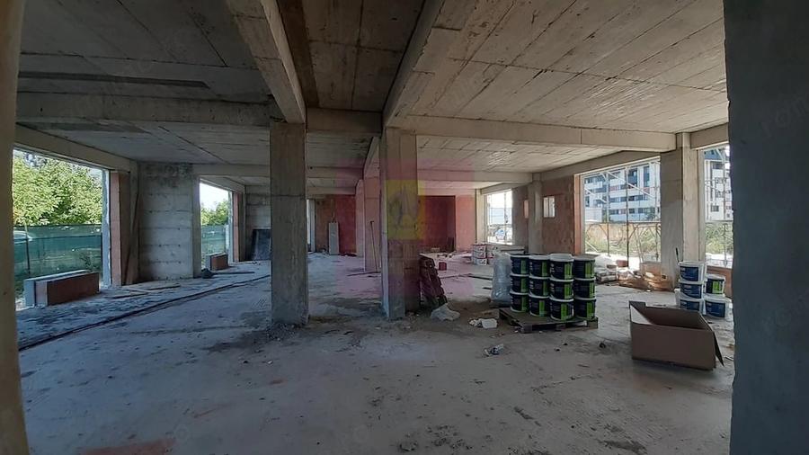 Spațiu comercial, de 330 mp, în Chiajna