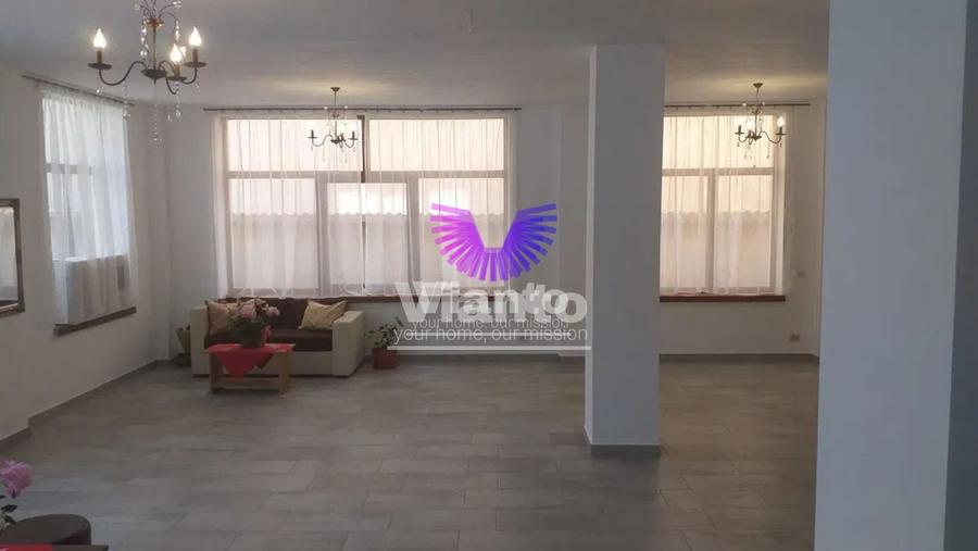 Birou, de 450 mp, în Central