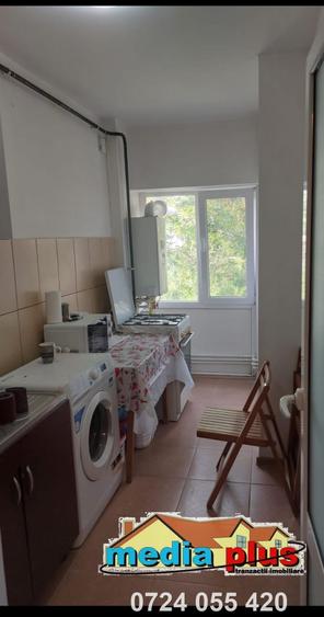 Garsonieră decomandată în
