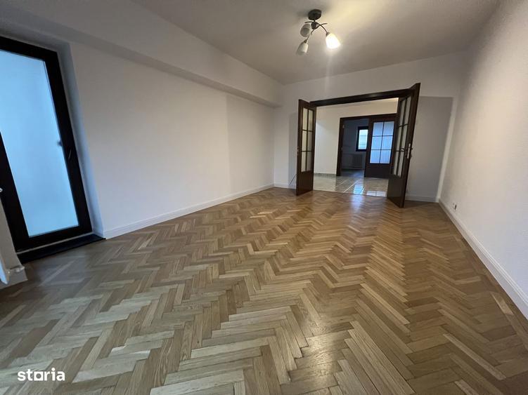 Apartament cu 4 camere în Unirii