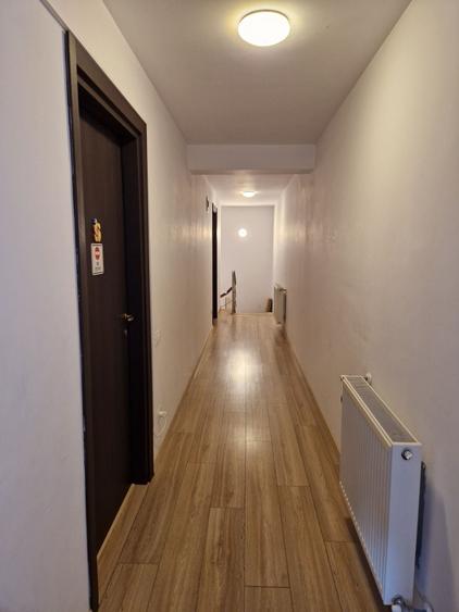Casă cu 4 camere decomandat în Central