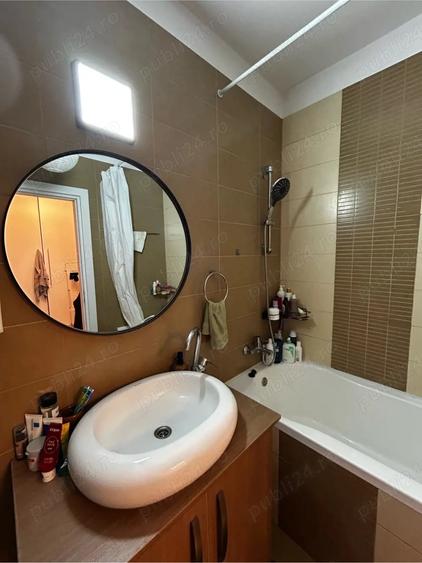 Apartament cu 2 camere decomandat în Florești