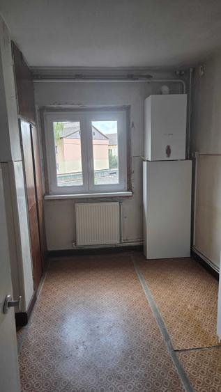 Apartament cu 3 camere decomandat în Sud