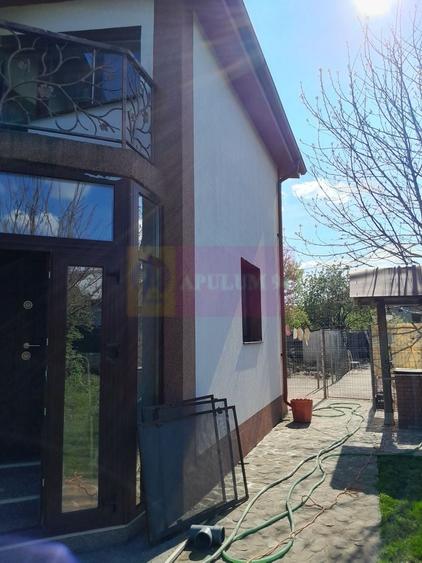 Casă individuală cu 5 camere cu Canalizare în Tineretului