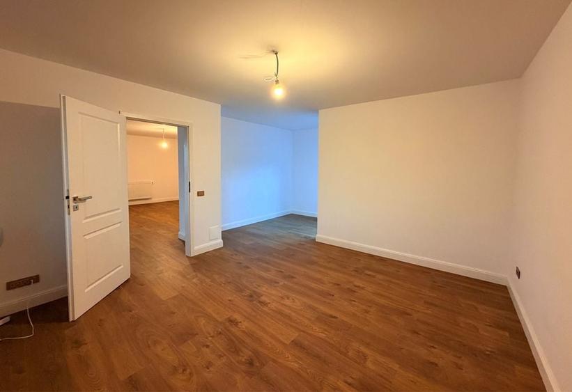 Casă cu 4 camere cu Teren 180 Mp în Domenii