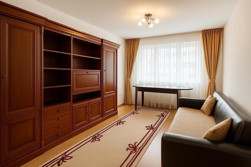 Apartament cu 3 camere decomandat în Exterior Vest