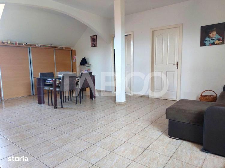 Apartament cu 3 camere decomandat, mobilat în Central