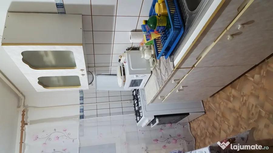 Apartament cu 3 camere decomandat în Rahova