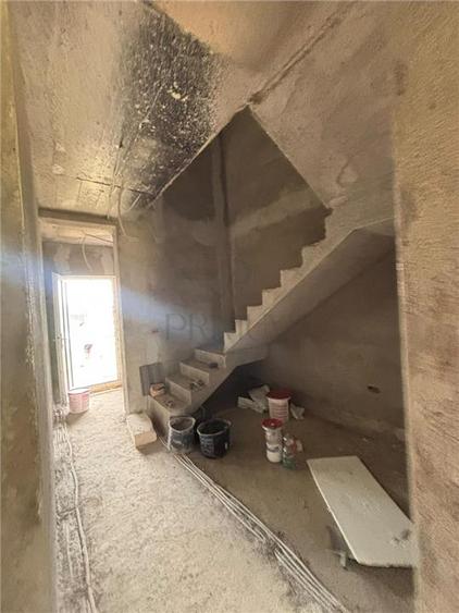 Duplex cu 5 camere cu Canalizare în Moșnița Nouă
