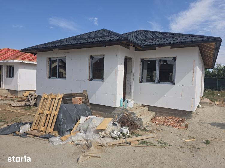 Casă cu 3 camere cu Teren 290 Mp în Clinceni