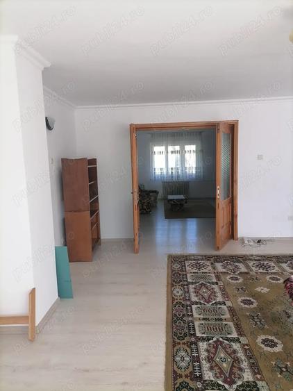 Casă cu 6 camere cu Teren 321 Mp în Central