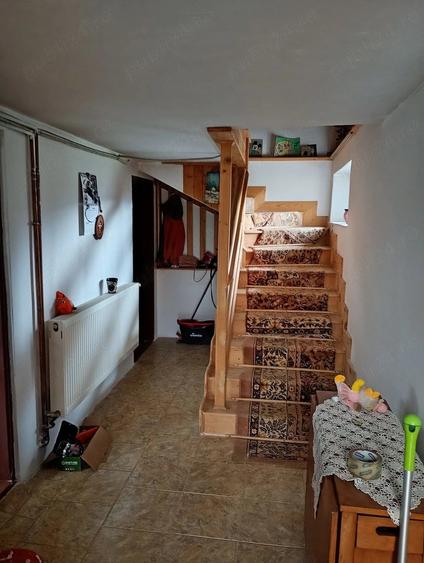 Casă cu Teren 890 Mp în Berislăvești