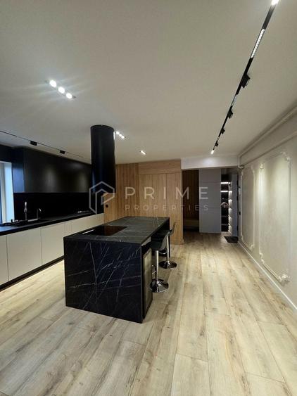 Penthouse cu 3 camere decomandat în Unirii