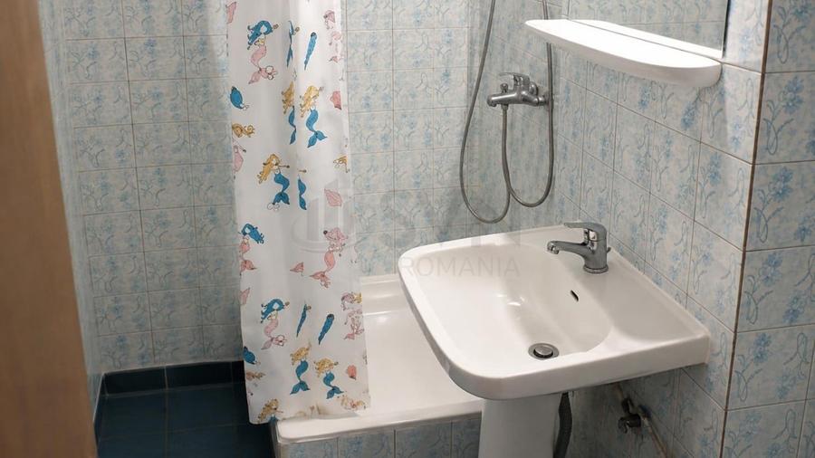 Apartament cu 4 camere decomandat, mobilat în Turda