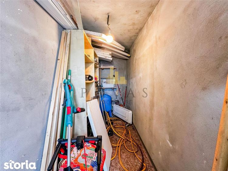 Casă cu 6 camere semidecomandat cu Teren 390 Mp în Tunari