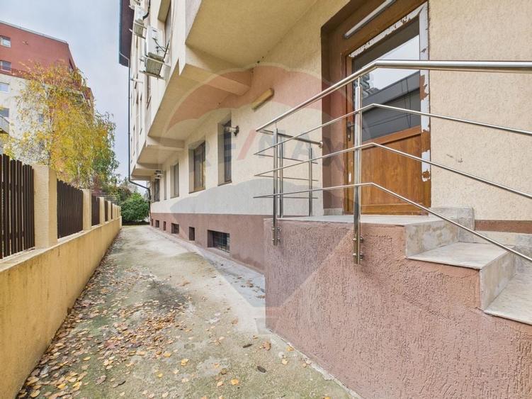 Spațiu comercial, de 340 mp, în Prelungirea Ghencea