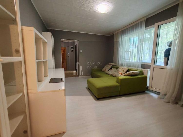 Apartament cu 3 camere semidecomandat, mobilat în Brâncoveanu