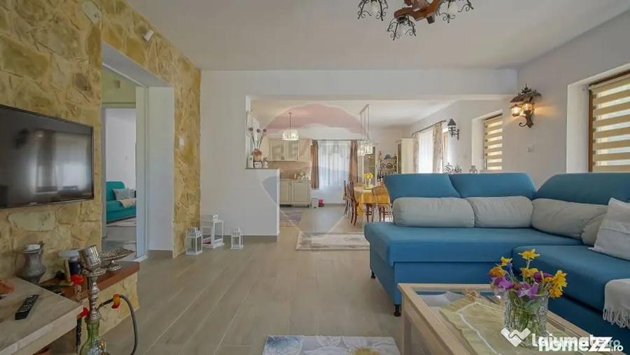Casă cu 10 camere cu Teren 2789 Mp în Glăjărie