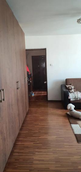 Apartament cu 2 camere semidecomandat în Micro 11
