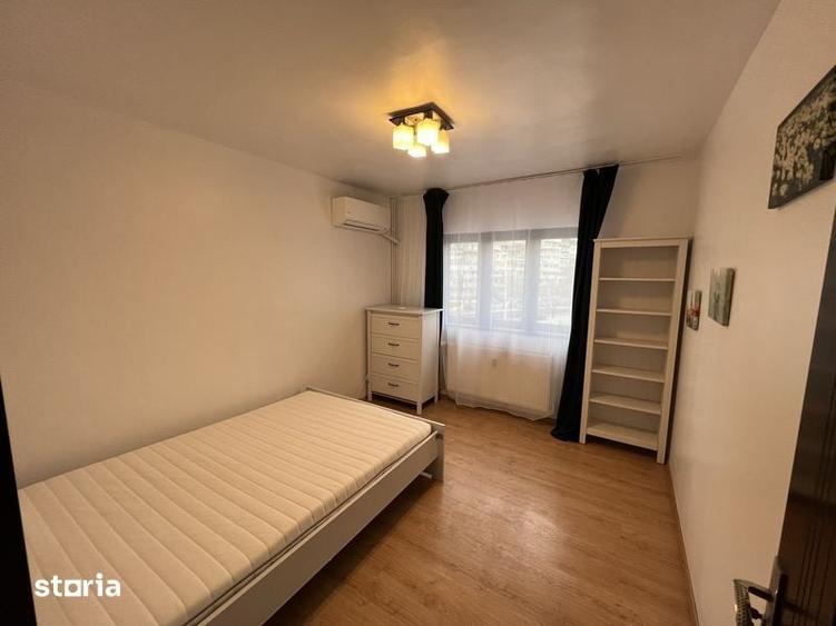 Garsonieră decomandată în Vest
