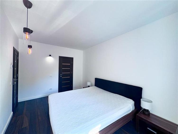Apartament cu 3 camere semidecomandat, mobilat în Herăstrău