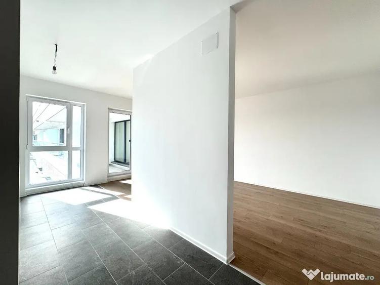 Apartament cu 3 camere semidecomandat în Străulești