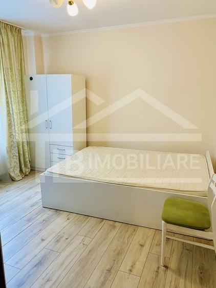 Apartament cu 3 camere semidecomandat în Tudor