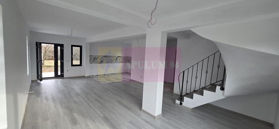 Casă individuală cu 4 camere cu Canalizare în Brebu