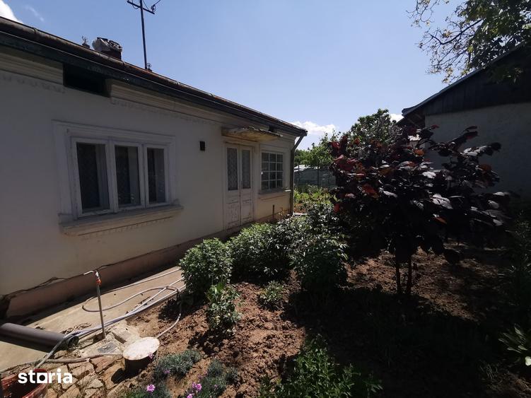 Casă cu 2 camere cu Teren 1170 Mp în Central