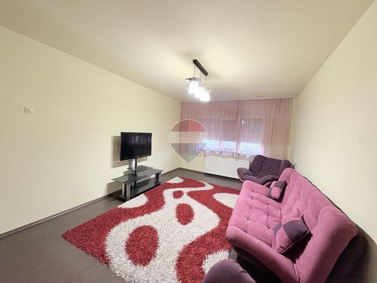 Apartament cu 3 camere decomandat, mobilat în Micălaca