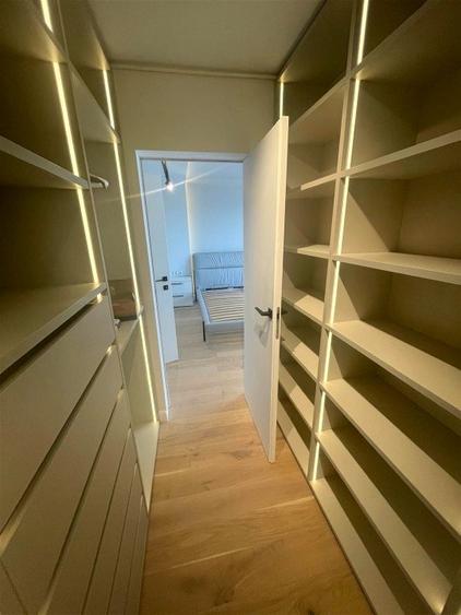 Apartament cu 3 camere semidecomandat, mobilat în Bună Ziua