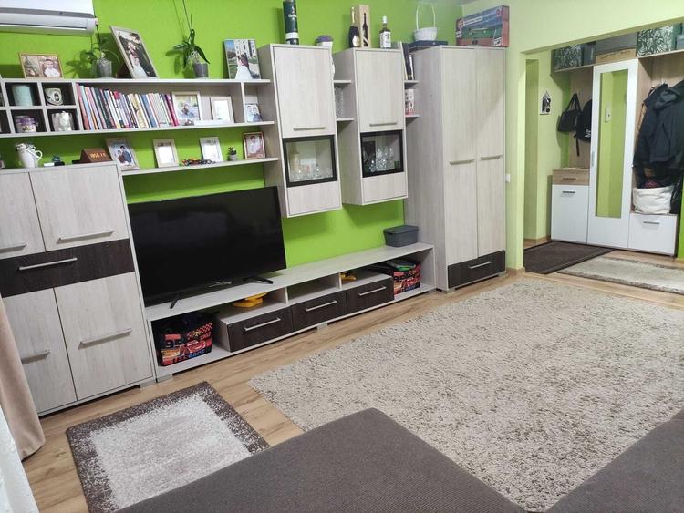 Apartament cu 3 camere decomandat în Micro 16