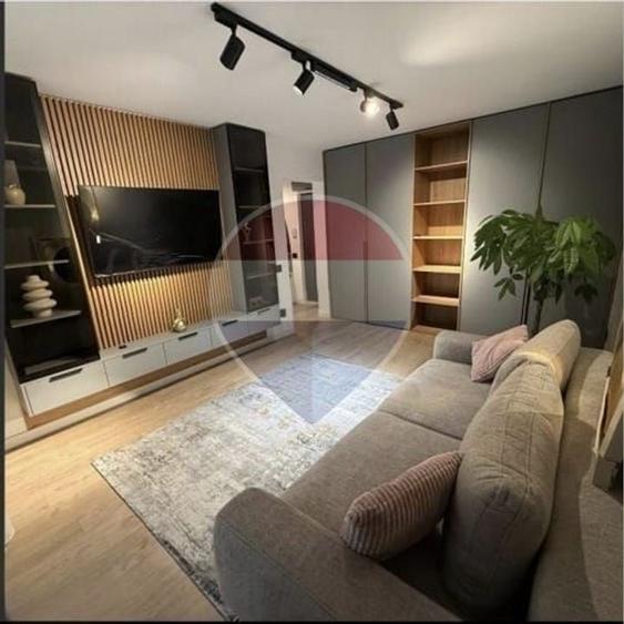 Apartament cu 3 camere decomandat, mobilat în Timpuri Noi