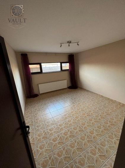 Casă individuală cu 7 camere cu Canalizare în Cozieni