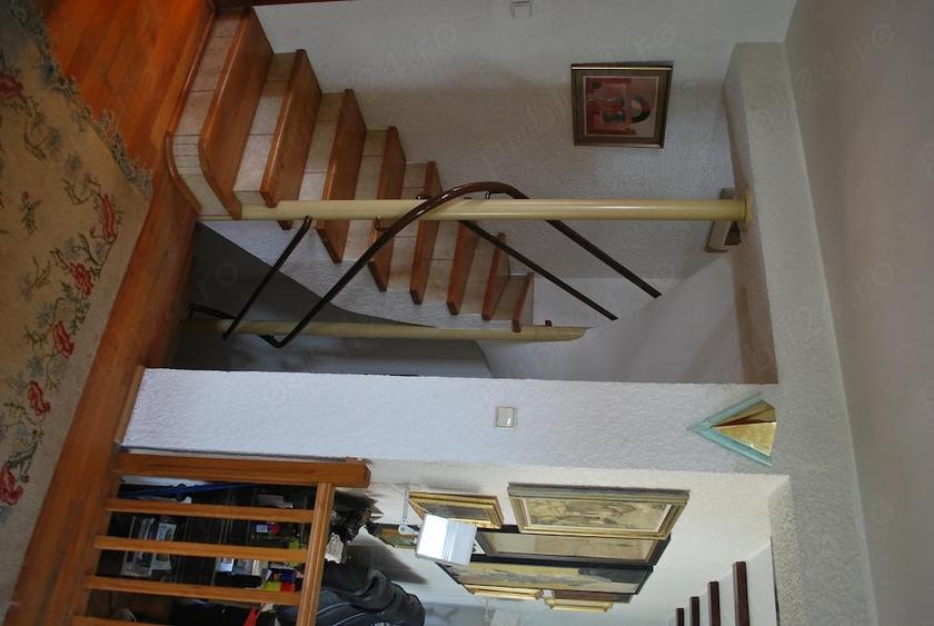 Casă cu Teren 3700 Mp în Topoloveni