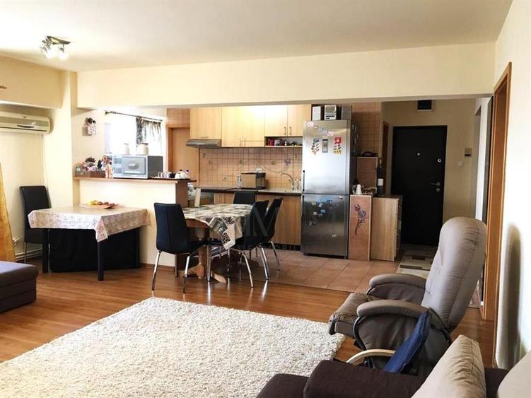 Apartament cu 4 camere decomandat în Simion Bărnuțiu