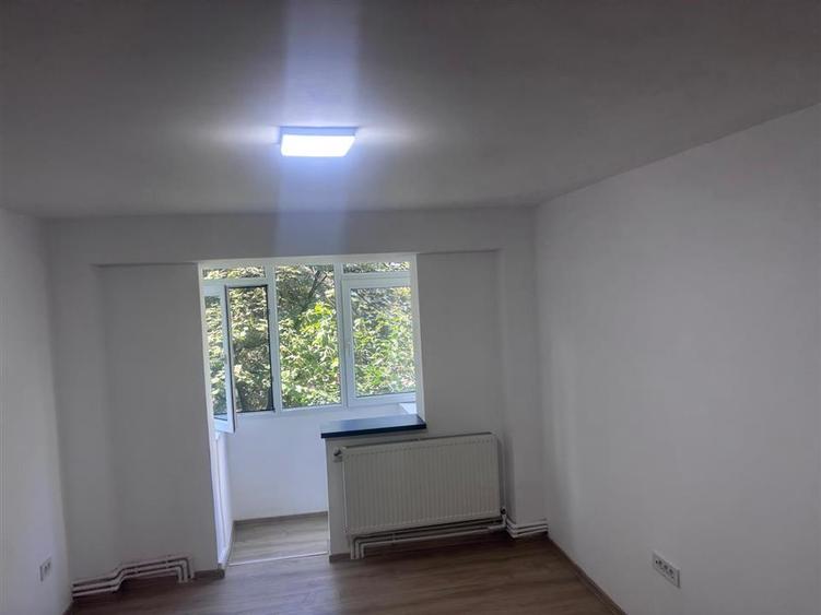 Apartament cu 2 camere semidecomandat în Viziru 3