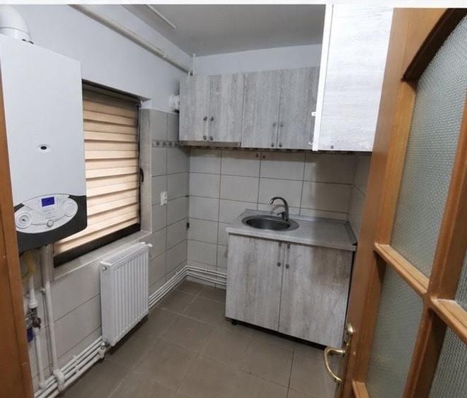 Garsonieră decomandată în Central