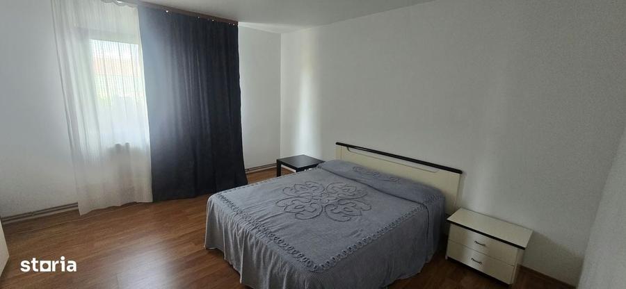 Casă cu 3 camere în Petrești