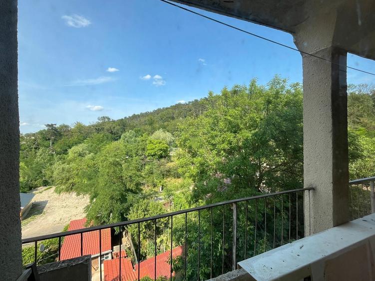 Apartament cu 4 camere de vanzare - 4