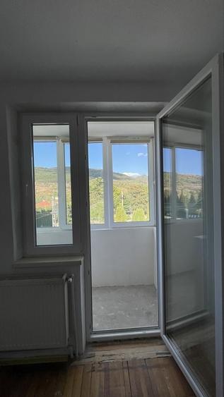 Apartament cu 3 camere decomandat în Baru