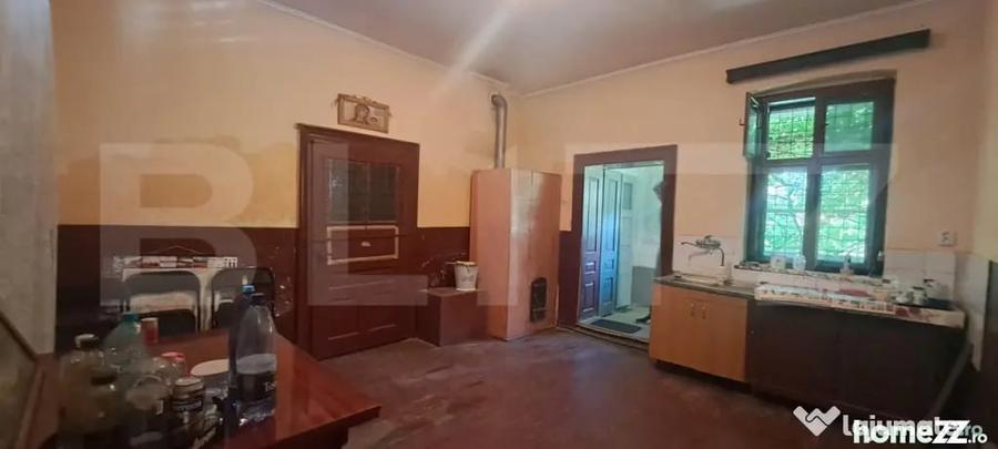 Casă cu 5 camere cu Teren 500 Mp în Berivoi